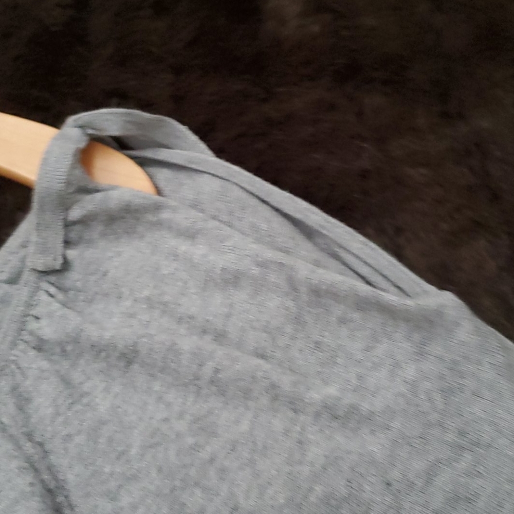 Cache Cold Shoulder Sweater - Picture 4 of 7